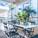 1-Br Apartment In Palm Beach Swimming Pool