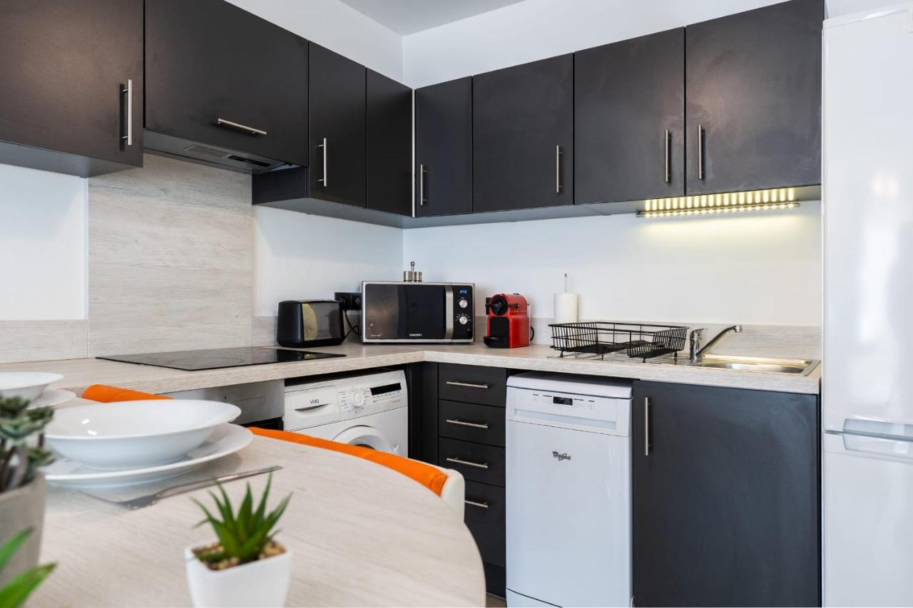 1-br In Palm Swimming Pool Apartment Cannes