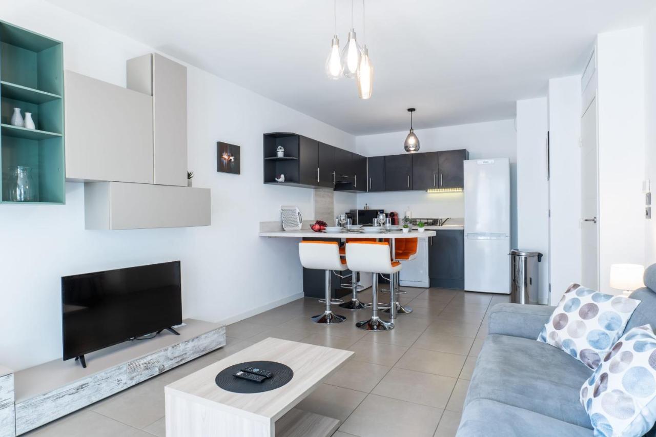Apartment 1-br In Palm Swimming Pool *